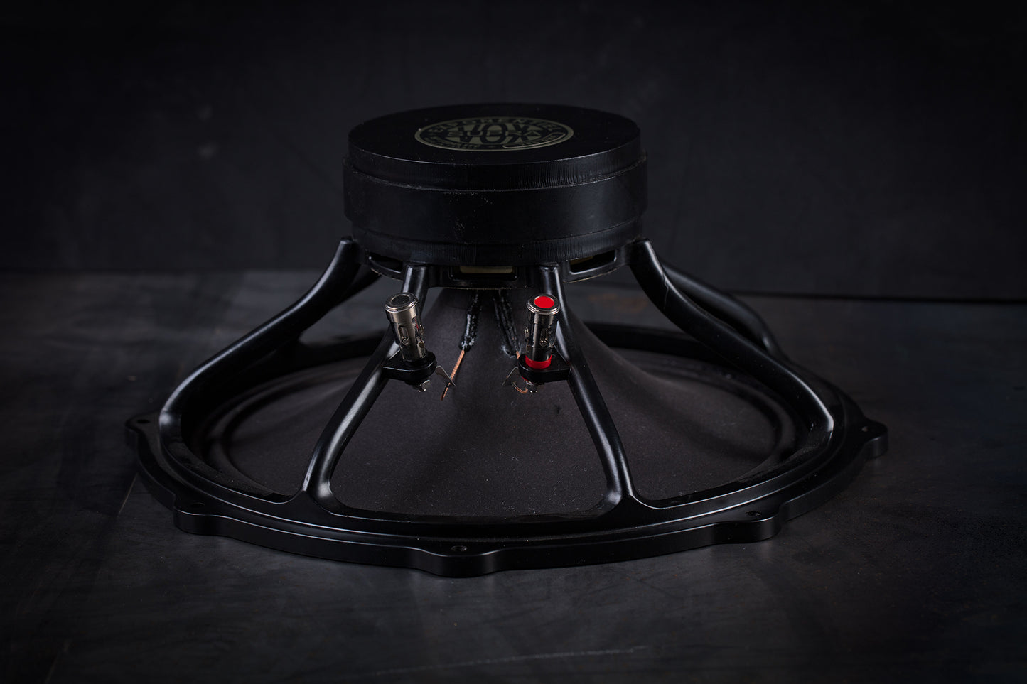 285 GMF Tieftöner 70W / 100dB / 8 Ohm